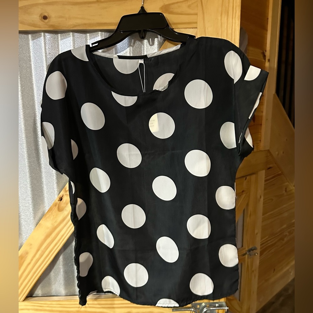 Livagirl Scoop Neck Blouse. Black w/White Dots. Size XL,but fits like a Large.